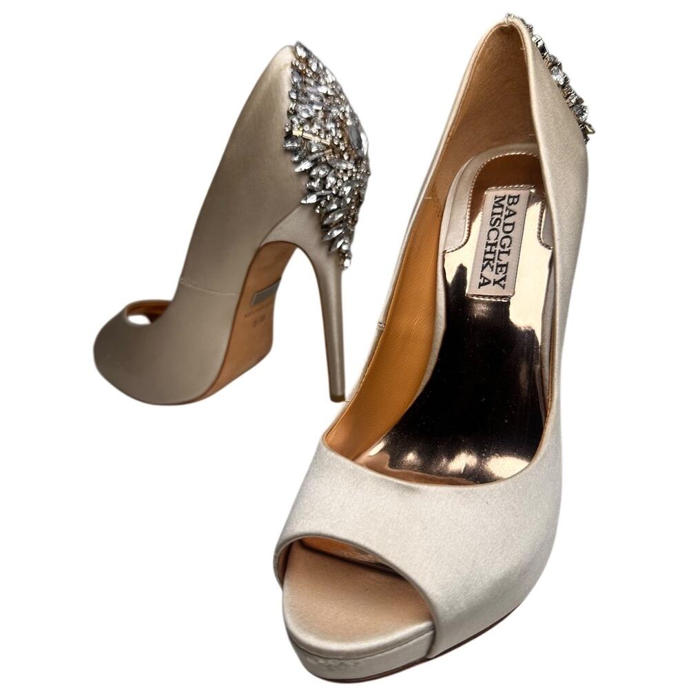 Badgley Mischka Kiara Crystal Satin Bridal Heels Ivory 5.5